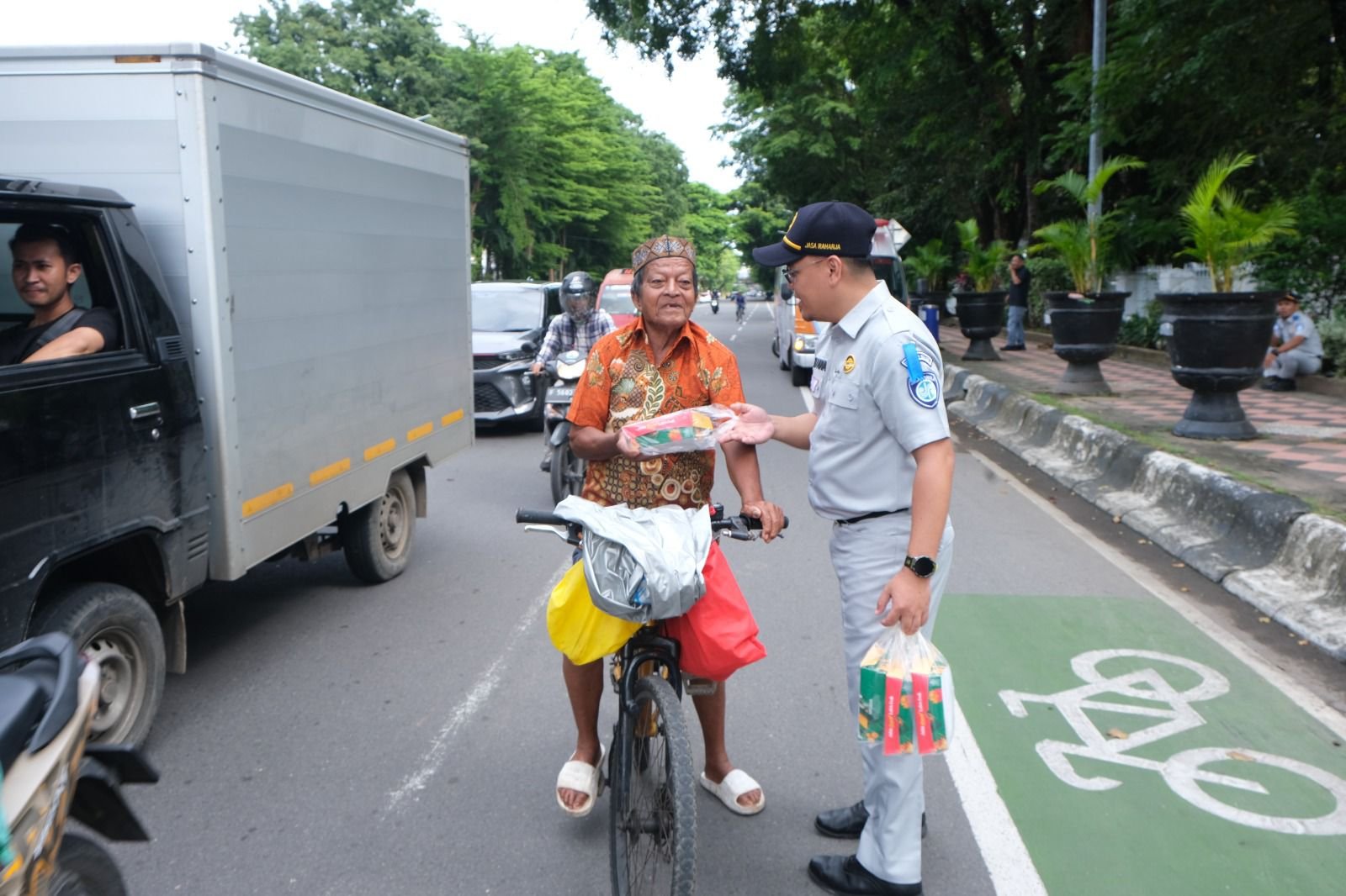 Peringati HUT ke-65, Jasa Raharja Wilayah Sulawesi Selatan Gelar Aksi Sosial dan Kunjungi Panti Asuhan