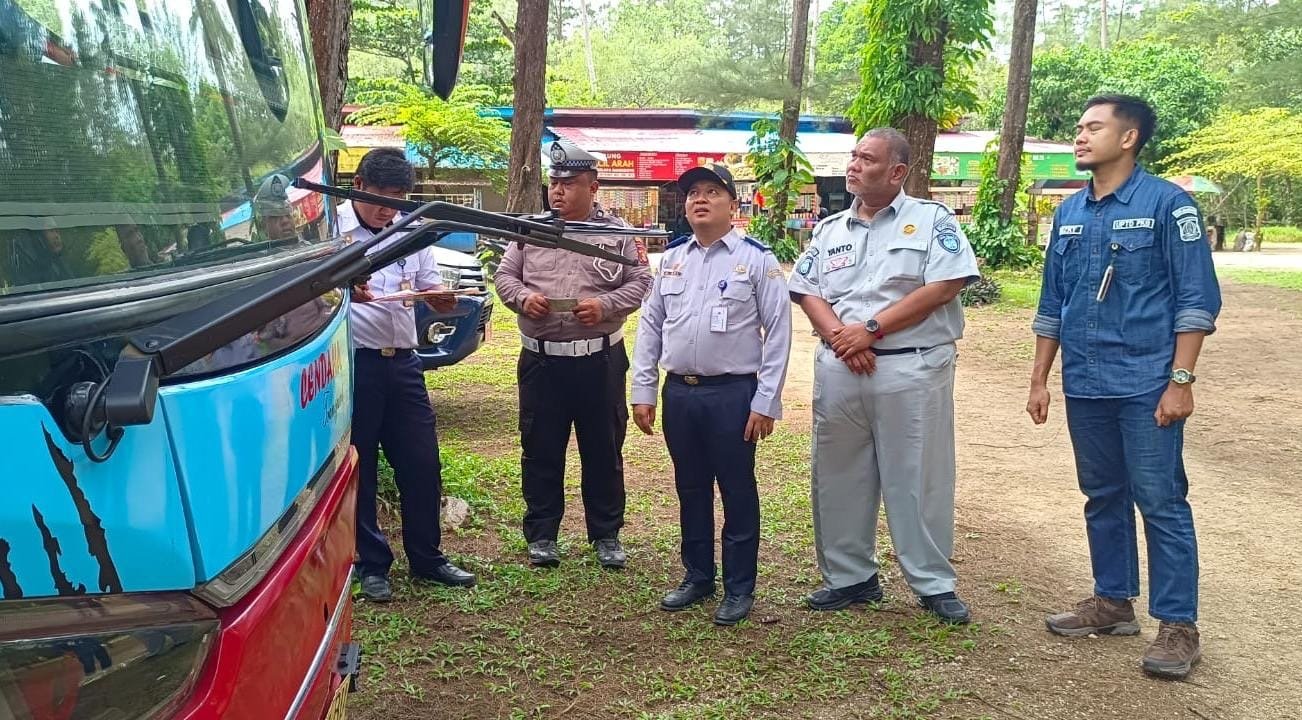 Jasa Raharja Bersama BPTD Kelas II Kaltim, Polresta Balikpapan dan Dinas Perhubungan Kota Balikpapan Laksanakan Rampcheck Angkutan Wisata
