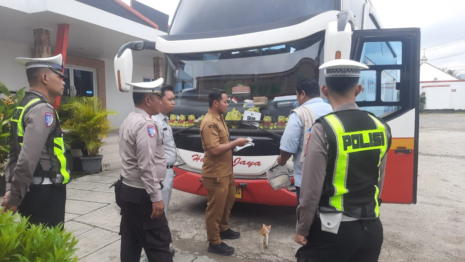Rampcheck Angkutan Barang dan Penumpang di Kalianda, Pastikan Kelaikan Jalan dan Keselamatan Berkendara