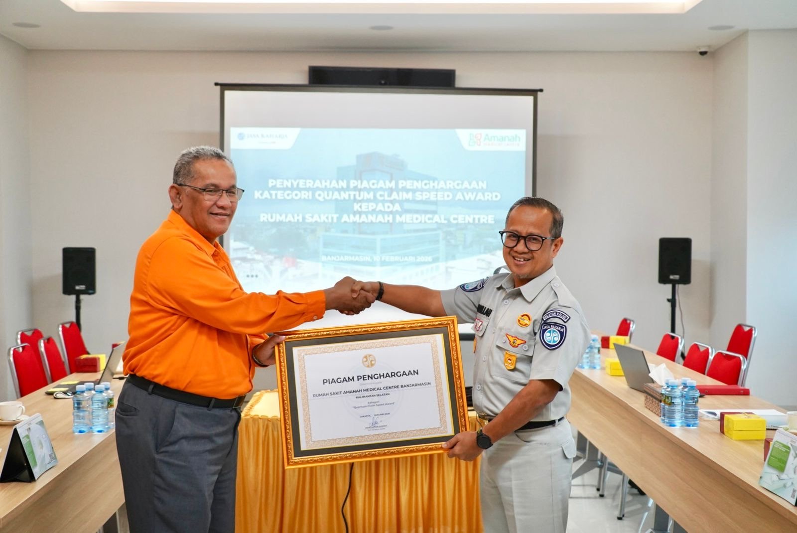 Jasa Raharja Kalsel Berikan Penghargaan Quantum Claim Speed Award, Apresiasi Kecepatan Layanan RS Amanah Medical Centre