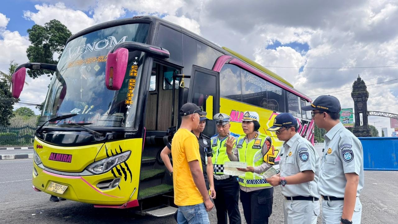 Jelang Mudik Lebaran 2026, Tim Gabungan Gelar Rampcheck Angkutan Barang di Terminal Prambanan