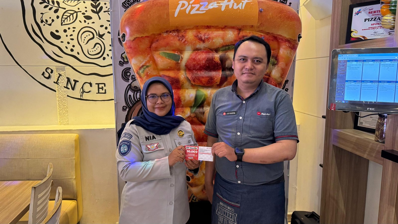 Pj Samsat Garut dan Manajemen Pizza Hut Plaza Robinson Garut Kembali Lakukan Pertemuan Bahas Masa Berlaku Voucher dan Update Promo Terkini