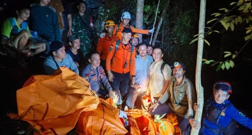 Breaking News! Helikopter Jatuh di Sekadau, Pilot hingga 6 Penumpang Meninggal