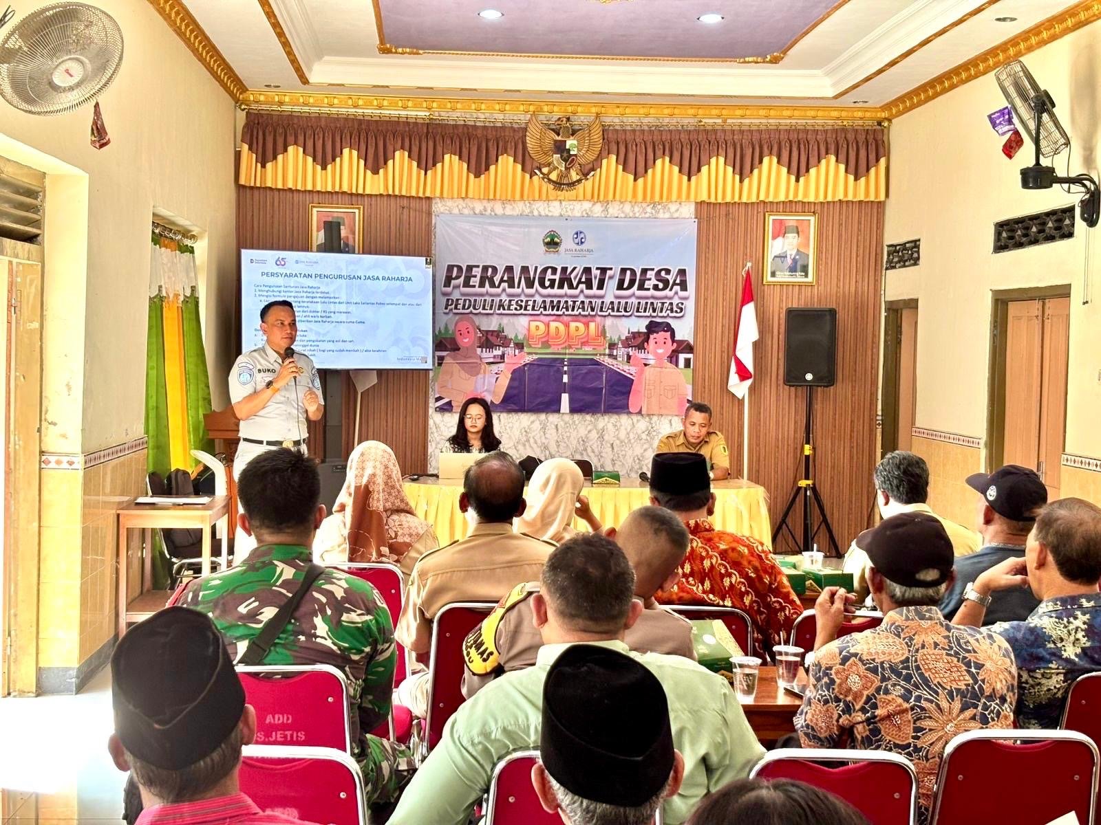 Dorong Kesadaran Berlalu Lintas, Jasa Raharja Klaten Melaksanakan Sosialisasi Perangkat Desa Peduli Keselamatan Lalu Lintas (PDPL) dan Layanan Mobil Unit Keselamatan Lalu Lintas (MUKL) di Desa Jetis, Kecamatan Delanggu