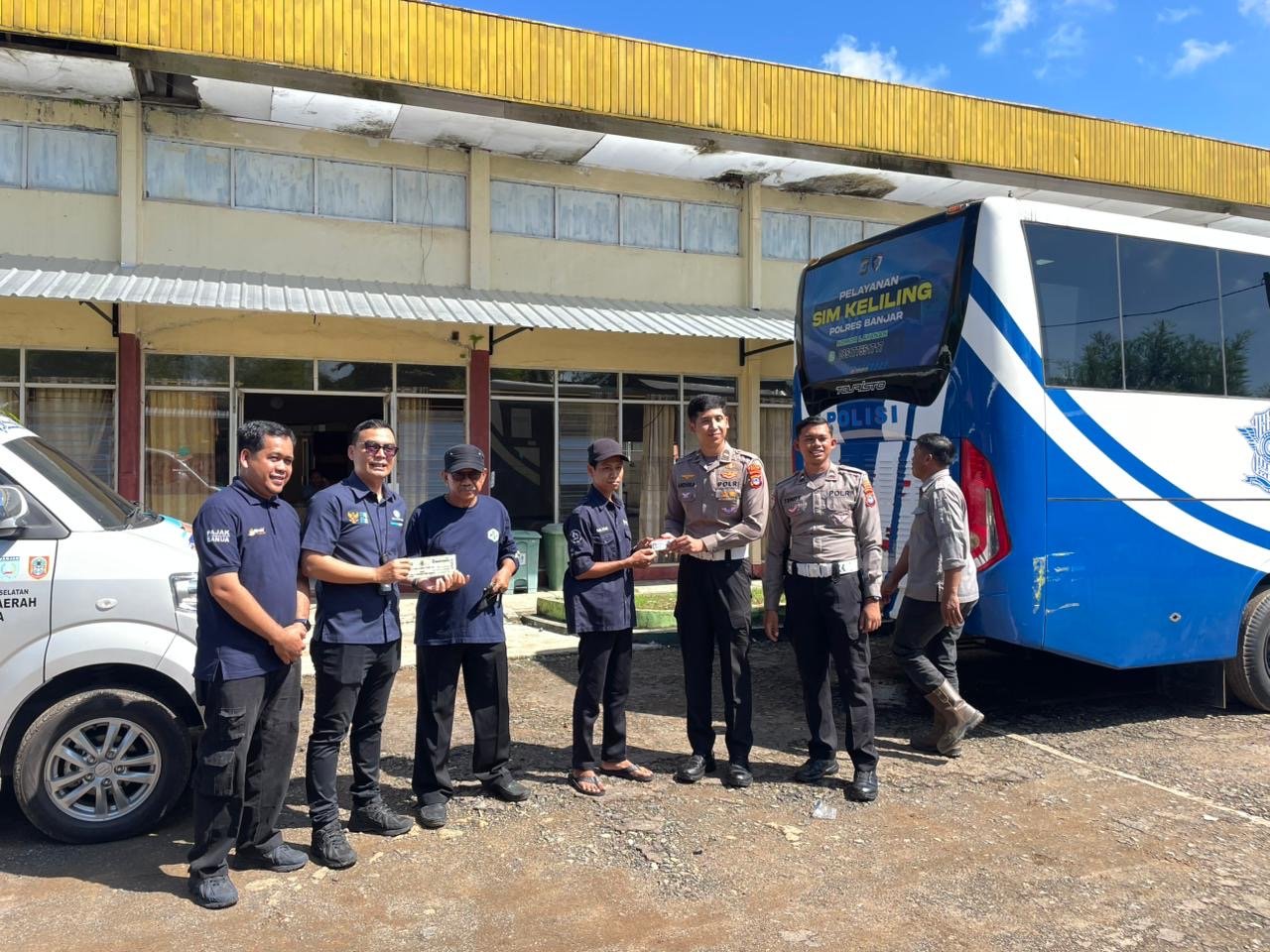 Tim Pembina Samsat Martapura Hadirkan Layanan Samsat dan SIM Keliling di Koperasi Karya Lestari