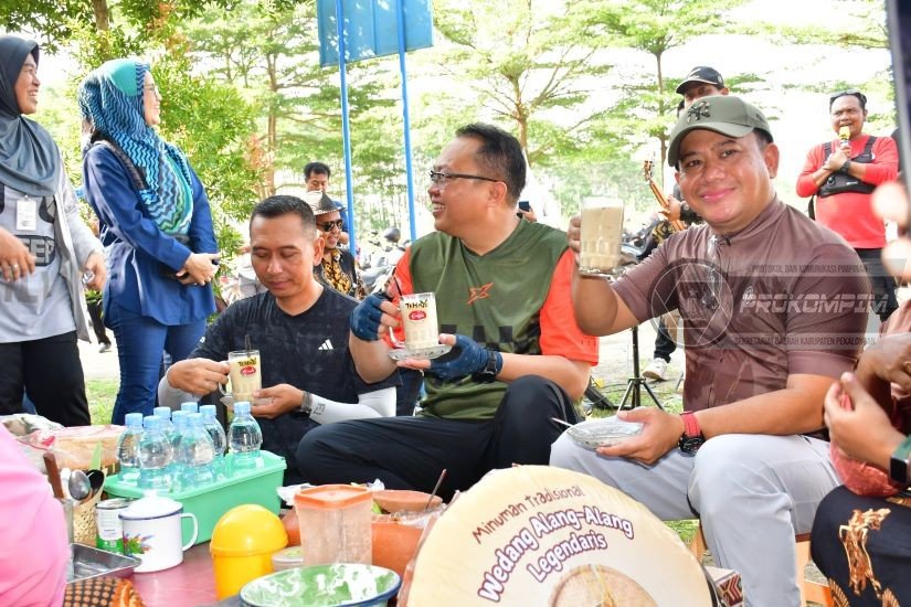 Ngopi Bareng Bakul Jajan, Plt. Bupati Sukirman Ajak Masyarakat Dukung UMKM Lokal