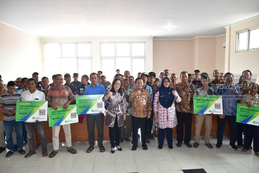Gandeng BPJS Ketenagakerjaan, Plt Bupati Pekalongan Sukirman : Lindungi Ratusan Nelayan