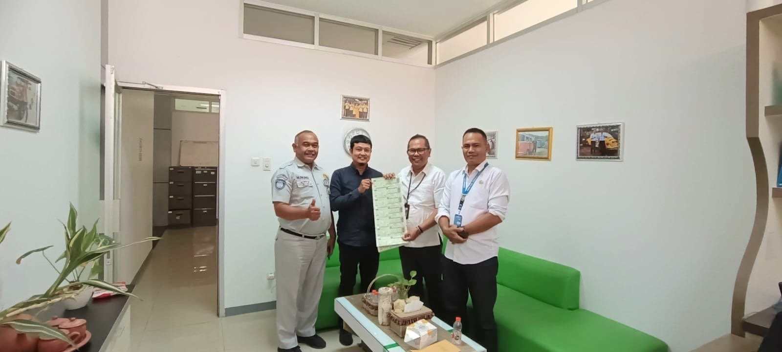Tingkatkan Kepatuhan Pajak Kendaraan, Jasa Raharja Cabang Cirebon Melaksanakan SIGAP Instansi Ke PT Adrian Trans Indonesia