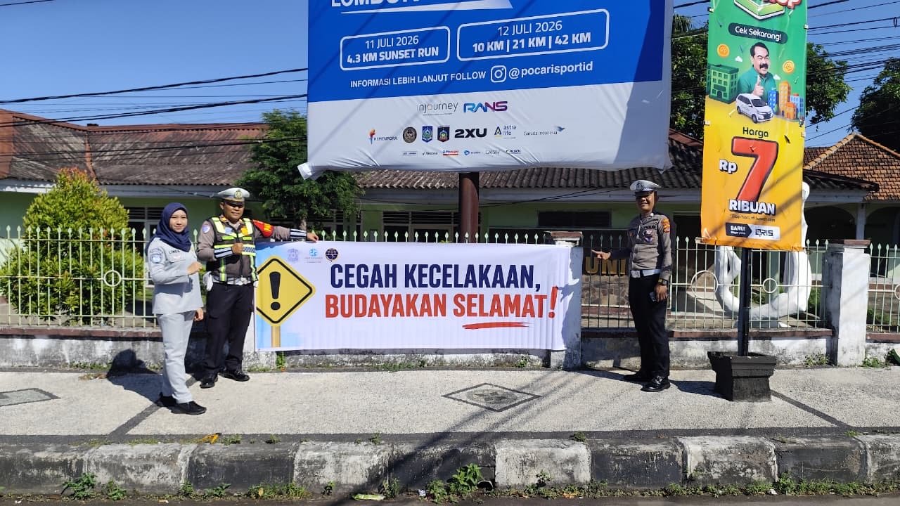 Perkuat Keselamatan Berlalu Lintas, Jasa Raharja NTB Pasang Spanduk di Titik Rawan Laka