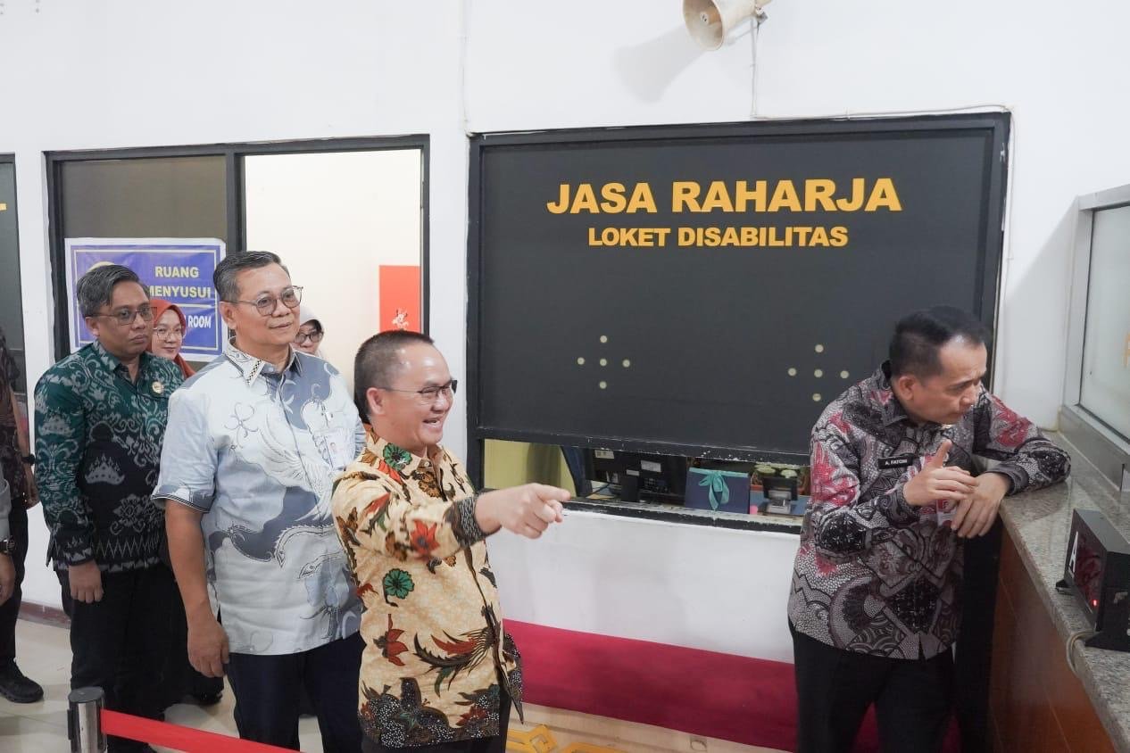 Tingkatkan Kualitas Pelayanan dan Pendapatan, Direktur OperasionalJasa Raharja Berikan Pembinaan di Lampung dan Tinjau Samsat Rajabasa