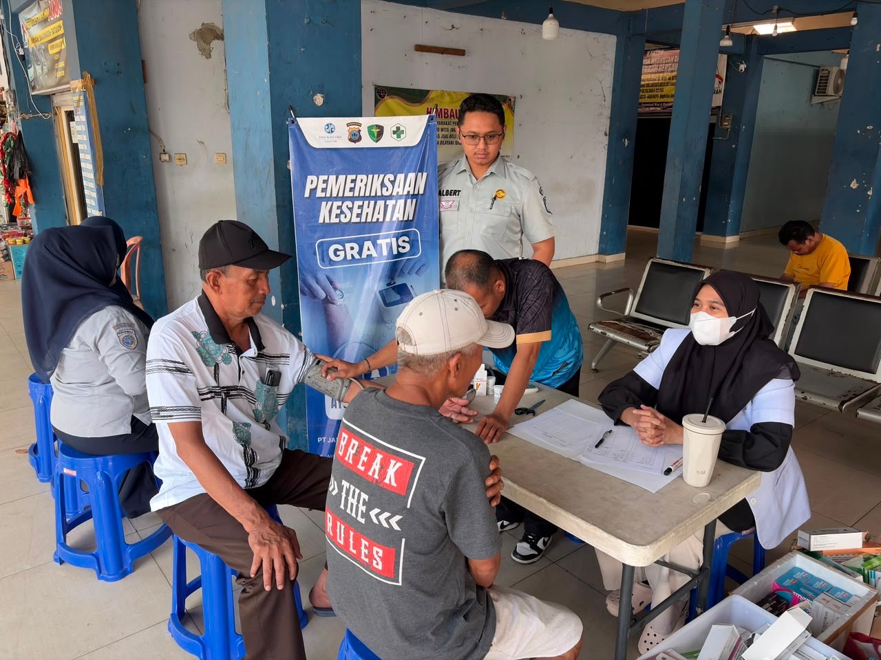 Jasa Raharja Kalsel Hadirkan Layanan Kesehatan Gratis untuk Penumpang dan Kru Bus
