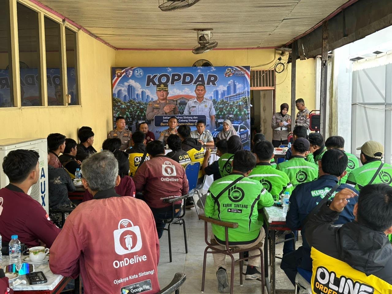 Jasa Raharja Cabang Sintang Bersama Satlantas Polres Sintang Hadir dalam Kopdar Komunitas Ojol untuk Tingkatkan Kesadaran Keselamatan Berlalu Lintas