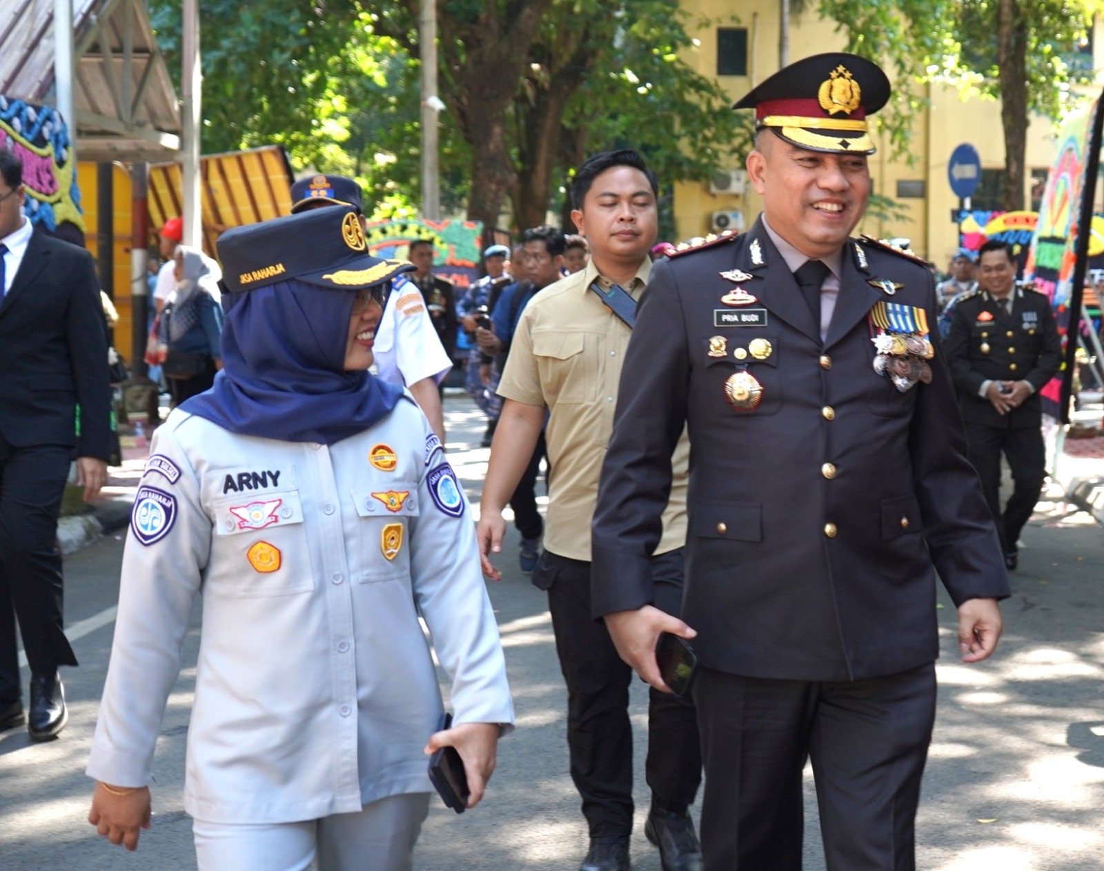 Kepala PT Jasa Raharja Wilayah Sulawesi Selatan Menghadiri Upacara Peringatan Hari Bhayangkara ke-80 di Mapolda