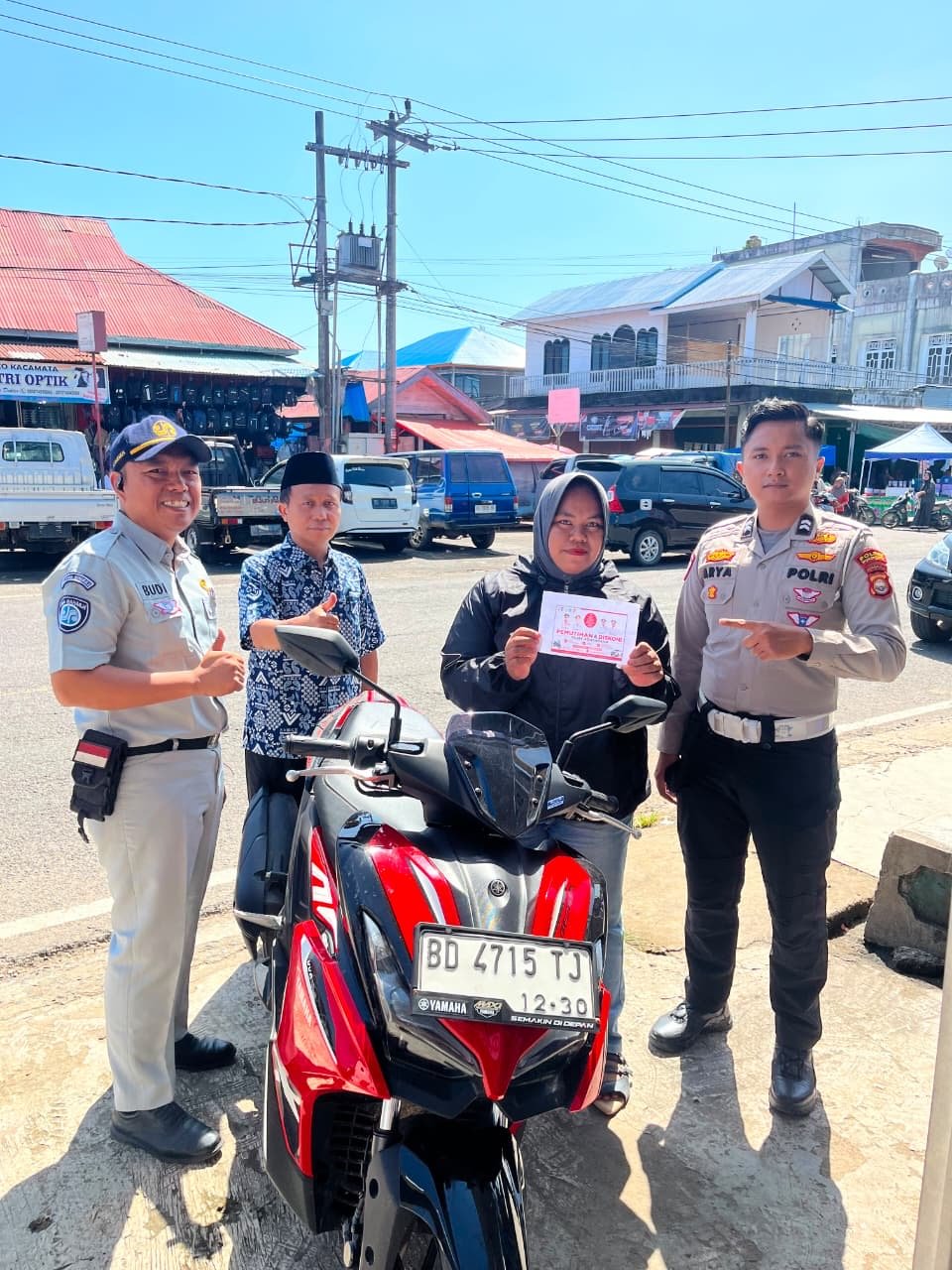 Samsat Mukomuko Gelar Sosialisasi Pemutihan Pajak Kendaraan Bermotor dan Layanan Samsat Keliling di Pasar Kamis Lubuk Pinang