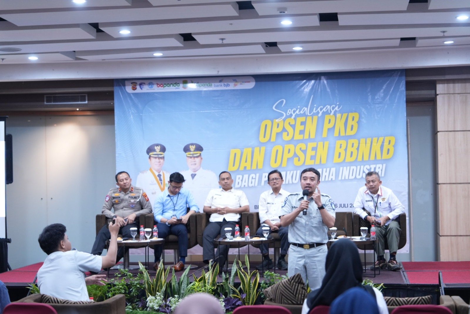 Sosialisasi Kepatuhan Pembayaran Pajak dan SWDKLLJ kepada Para Pelaku Usaha Kawasan Industri di Karawang