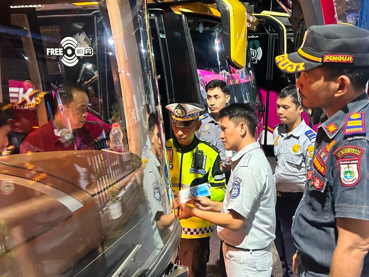 Jasa Raharja Cabang Mamuju Bersama Stekholder Melaksankan Giat Ramp Check, Pemeriksaan Kesehatan Gratis (MUKL), serta Sosialisasi Diskon Pajak Kendaraan di Terminal Simbuang