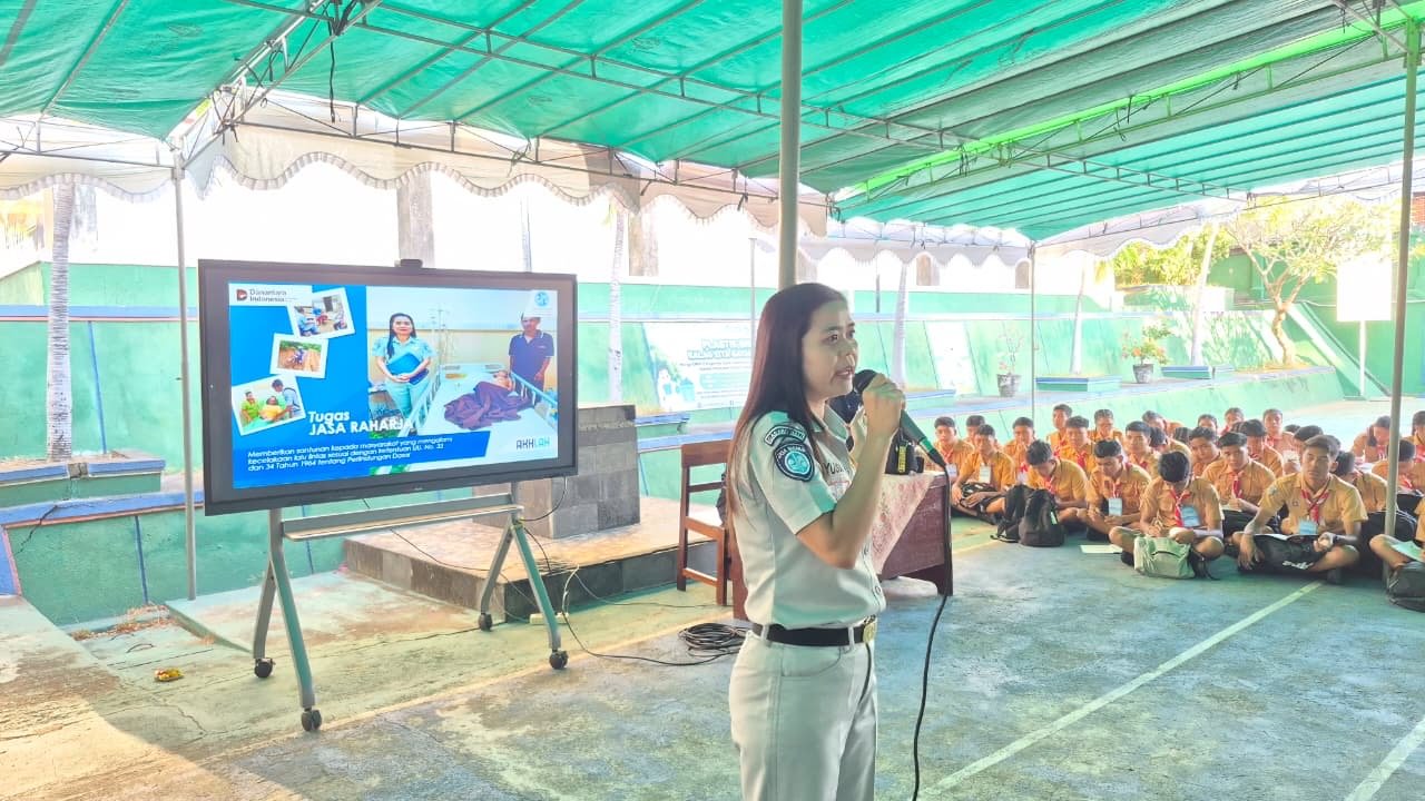 Tanamkan Budaya Tertib Berlalu Lintas Sejak Dini, PT Jasa Raharja (Persero) Cabang Singaraja Gelar Sosialisasi di SMK Negeri 2 Singaraja