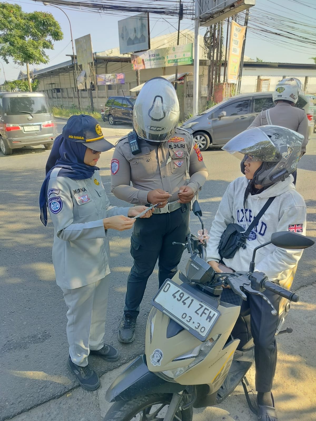 Jasa Raharja Bersama Tim Pembina Samsat Kabupaten Bandung II Soreang Gelar Operasi Gabungan di Area PT. Venamon Katapang Kabupaten Bandung