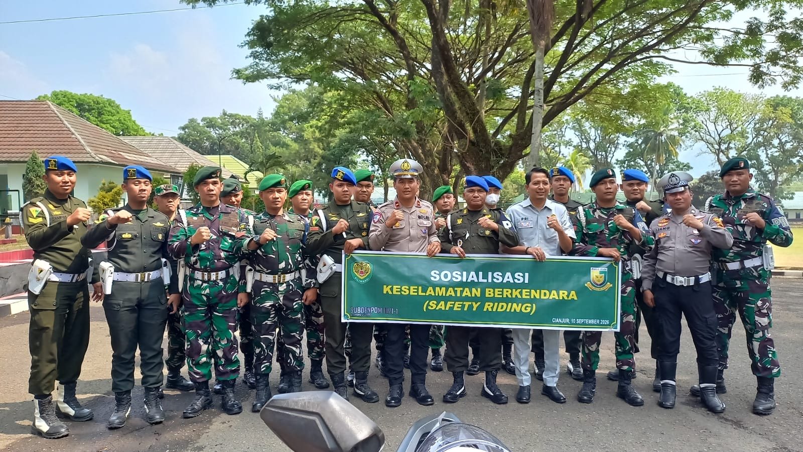 Jasa Raharja Sukabumi dan Satlantas Polres Cianjur Hadiri Sosialisasi Safety Riding kepada Personel TNI AD di Mayonif Raider 300/Bjw