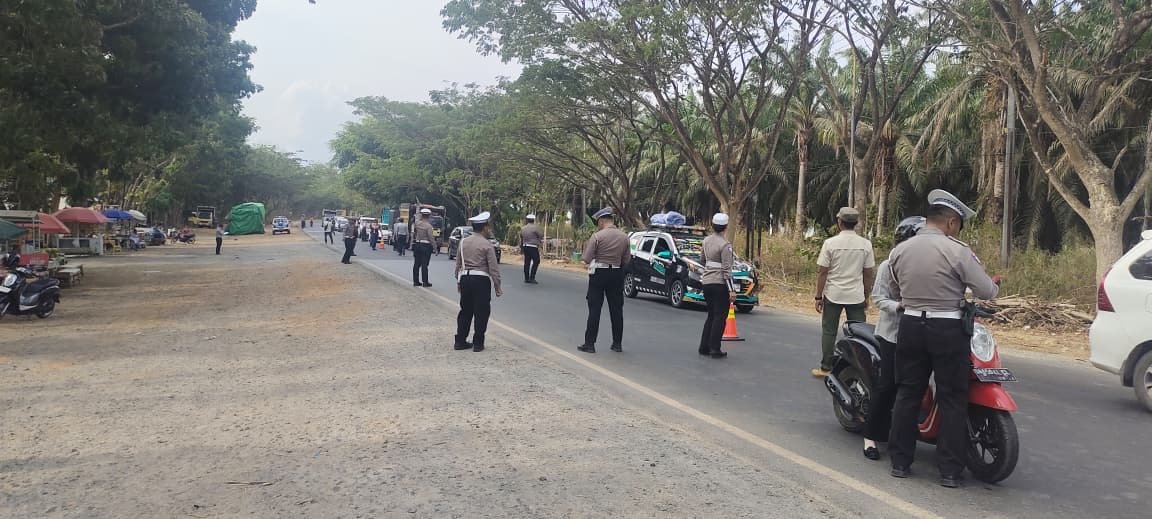 Tim Pembina Samsat Pelaihari: Ajak Masyarakat Tertib Administrasi Kendaraan di Gunung Kayangan