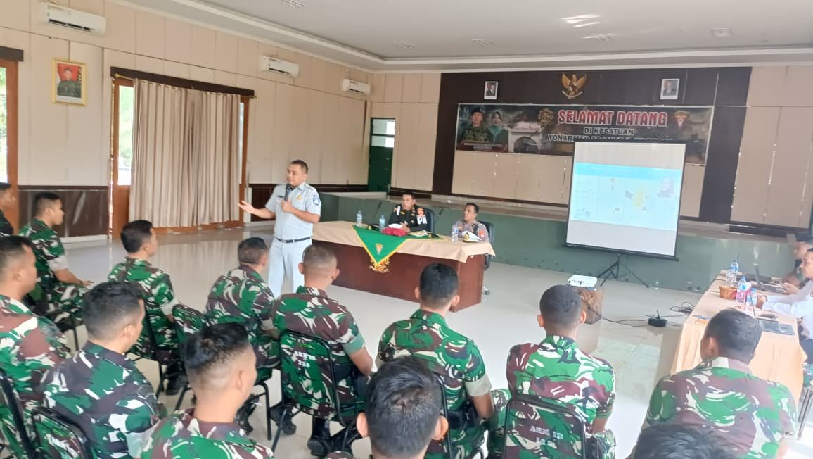 Jasa Raharja Sosialisasi Keselamatan Lalu Lintas dan PPGD di Yon Armed Kostrad Ngawi