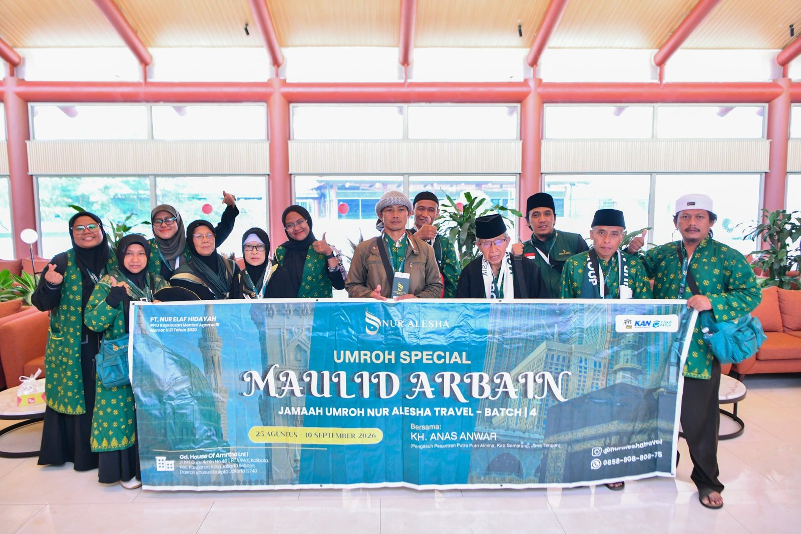 Bukan Sekadar Umroh, Nur Alesha Travel Jateng Berangkatkan Jamaah Perdana dengan Program Arbain dan Kajian di Pelataran Masjid Nabawi